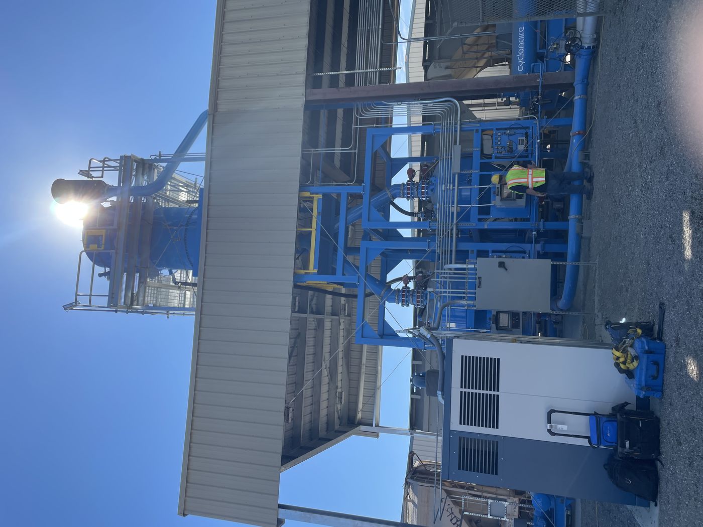 Rail car unload system with pneumatic conveying lines, Spokane, WA