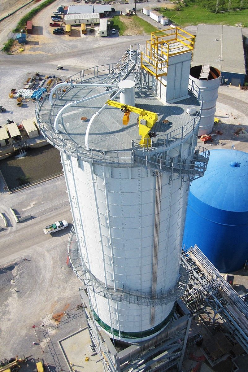 Fly ash silo with pneumatic load-in, Tank Connection storage system